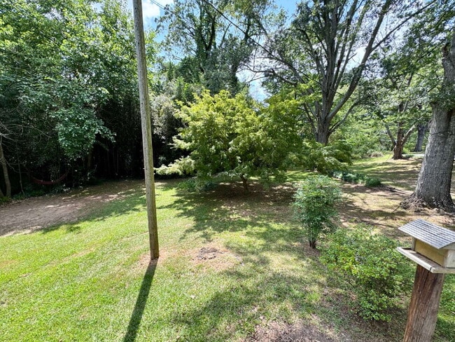 Building Photo - Cozy and Convenient - 2 bedroom home in We...