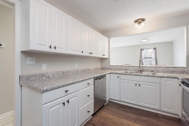 Building Photo - 2909 La Villas Dr