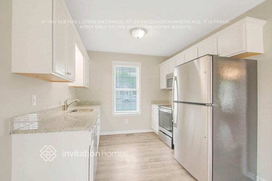Building Photo - 386 Rosa Cir