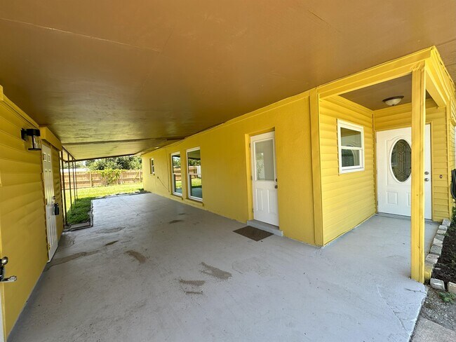 Building Photo - 3335 Dudley St