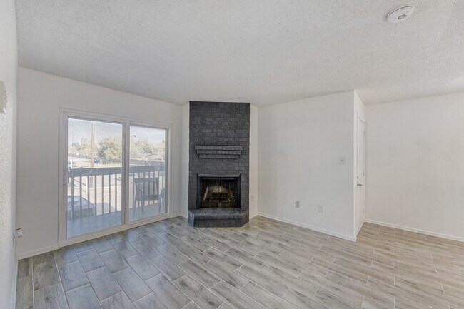 Building Photo - 250 El Dorado Blvd