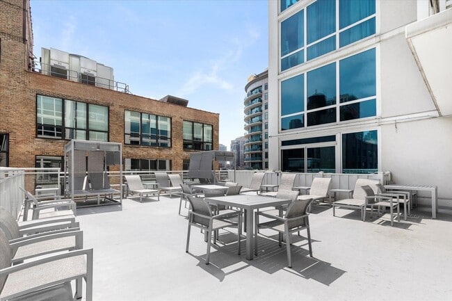 Building Photo - 757 N Orleans St