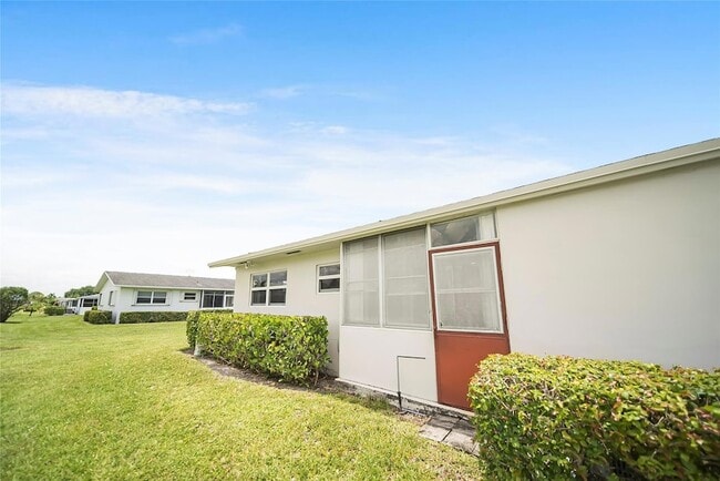 Building Photo - 2725 Emory Dr W