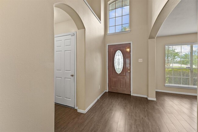 Building Photo - 8342 Loetsch Ridge Way