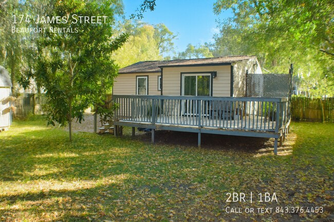 Building Photo - 174 James St