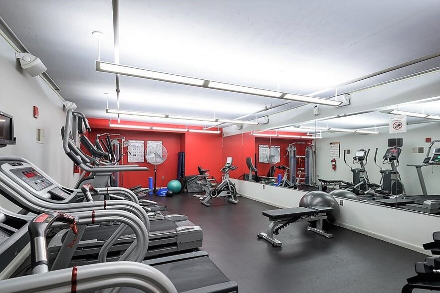 Fitness room - 1300 N St NW