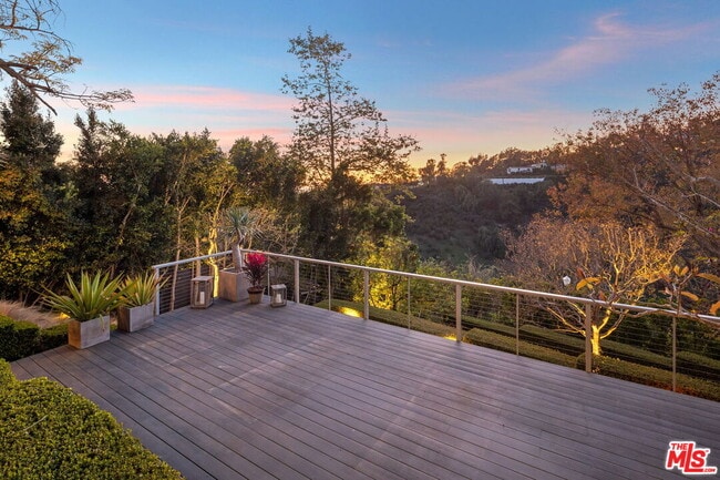 Building Photo - 1415 Summitridge Dr