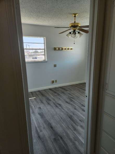 Building Photo - 2611 SW 59th St