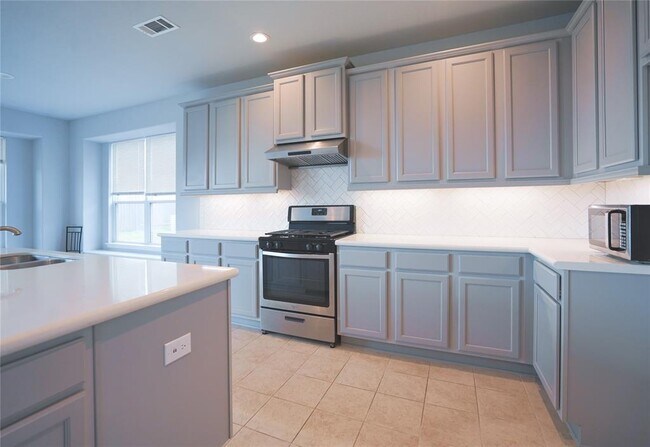 Building Photo - 9703 Willowmoor Lane