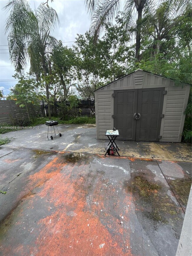 Building Photo - 16450 NW 2nd Ave