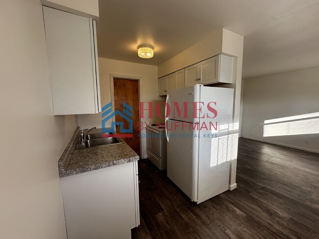 Building Photo - One Bedroom Apartment | Fort Branch