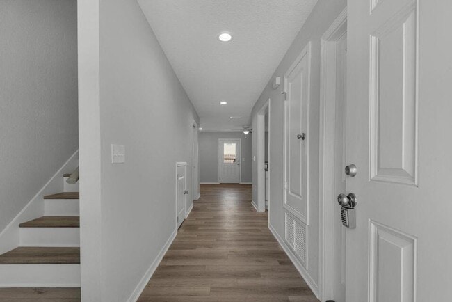 Building Photo - 2255 Whitman Ln