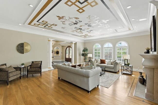 Building Photo - 90 Broadacres Rd