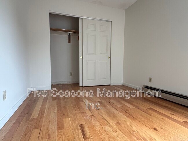 Building Photo - 115 N Winooski Ave