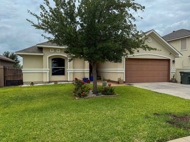 Building Photo - 208 Chisos Oak Dr
