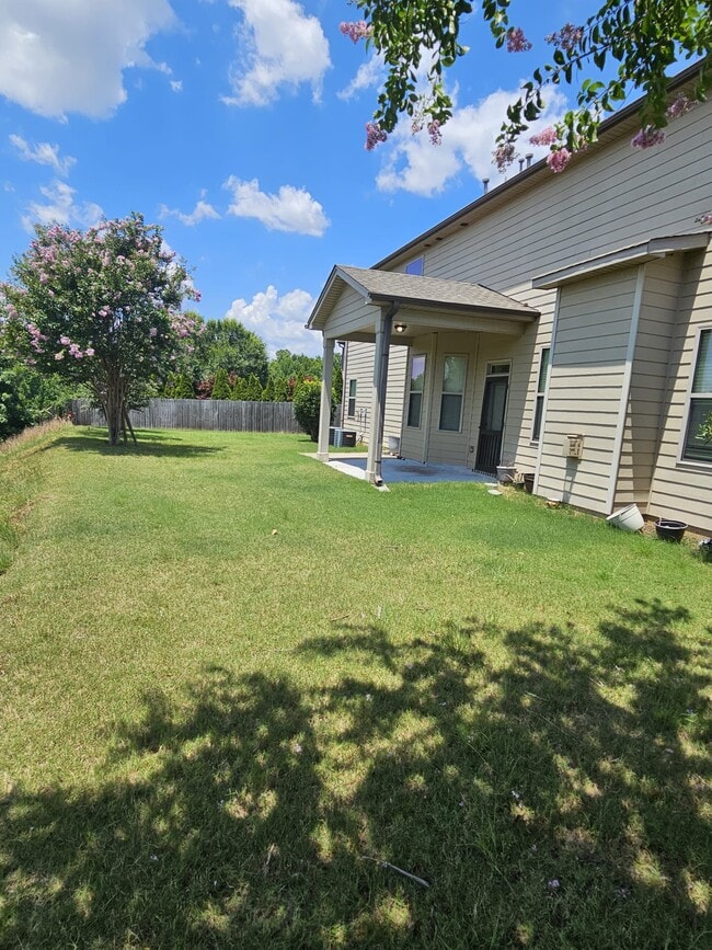 Building Photo - 416 Sunnybrook Ln