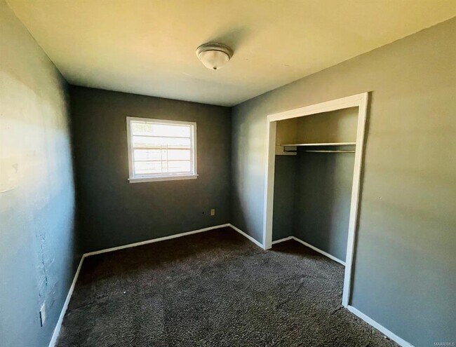 Building Photo - 1653 N Yarbrough Ct