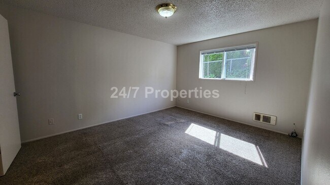 Building Photo - 2023-12573MF