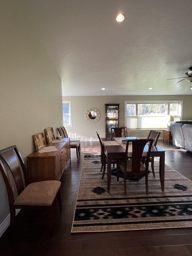 Building Photo - 4782 Hot Spgs Rd