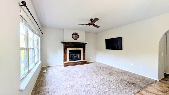 Building Photo - 36 Westbury Dr