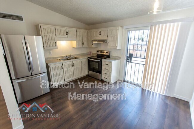 Building Photo - 3120 N 67th Ln