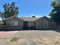 Building Photo - Modesto 3 Bedroom 2 Bathroom Home