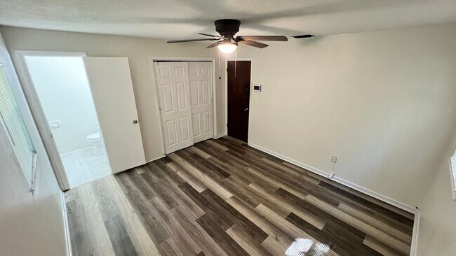 Building Photo - Beautiful 3 Bedroom, 1.5 Bathroom Home in Deland!!