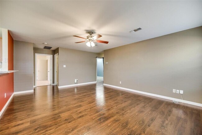 Building Photo - 509 Joyce Way