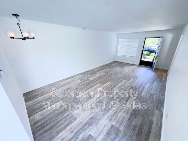 Building Photo - 4825 Northerly St