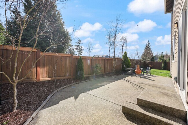 Building Photo - MOVE IN READY NOW! Meridian Campus home available! Beautiful 4 bedrooms 2.5 baths. Easy JBLM comm...