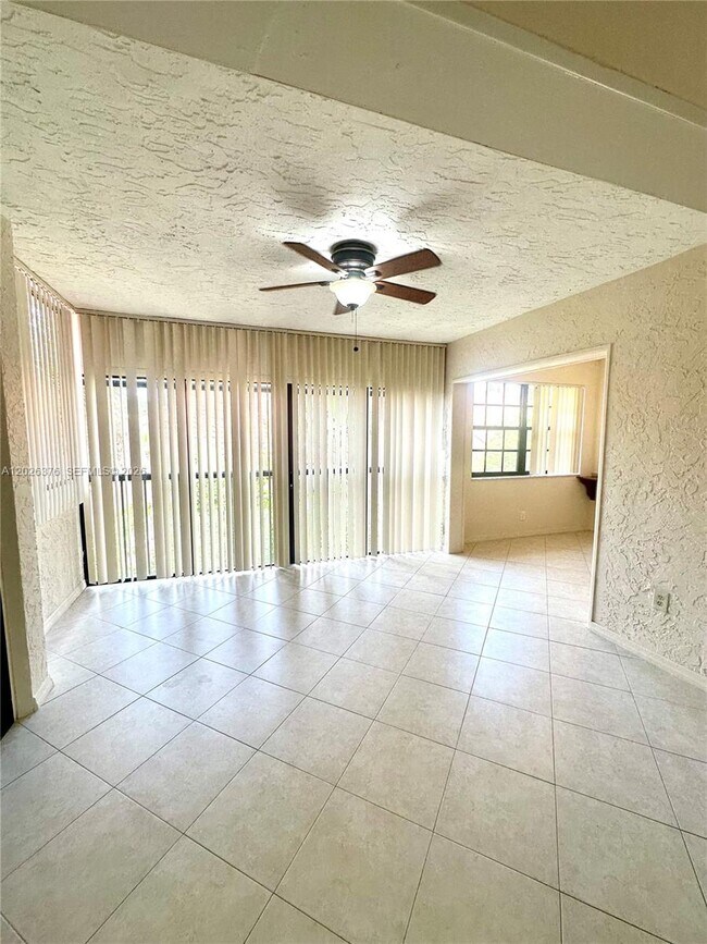 Building Photo - 3176 Arbor Ln