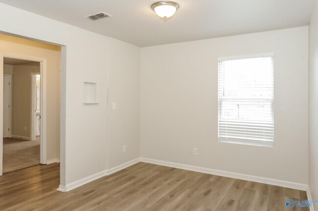 Building Photo - 176 Bayside Ln