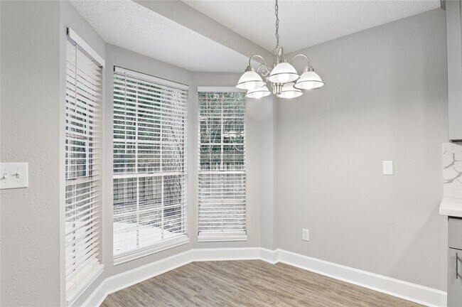 Building Photo - 31 S Stony Bridge Cir