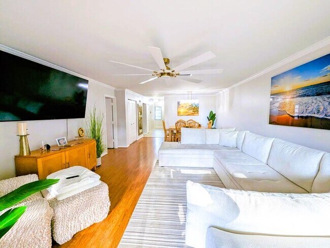 Building Photo - 21362 Juego Cir