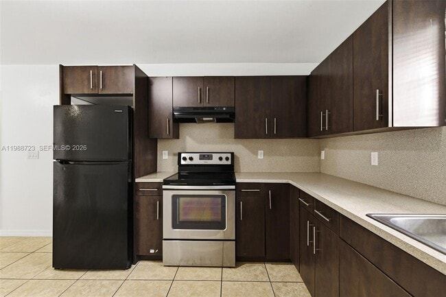 Building Photo - 13 S Royal Poinciana Blvd