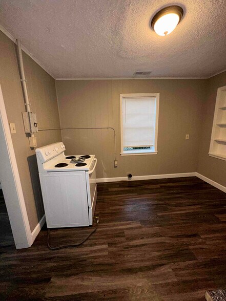 Building Photo - 769 Hilton St