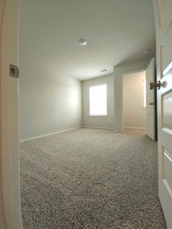 Building Photo - 26118 Emory Holw Dr