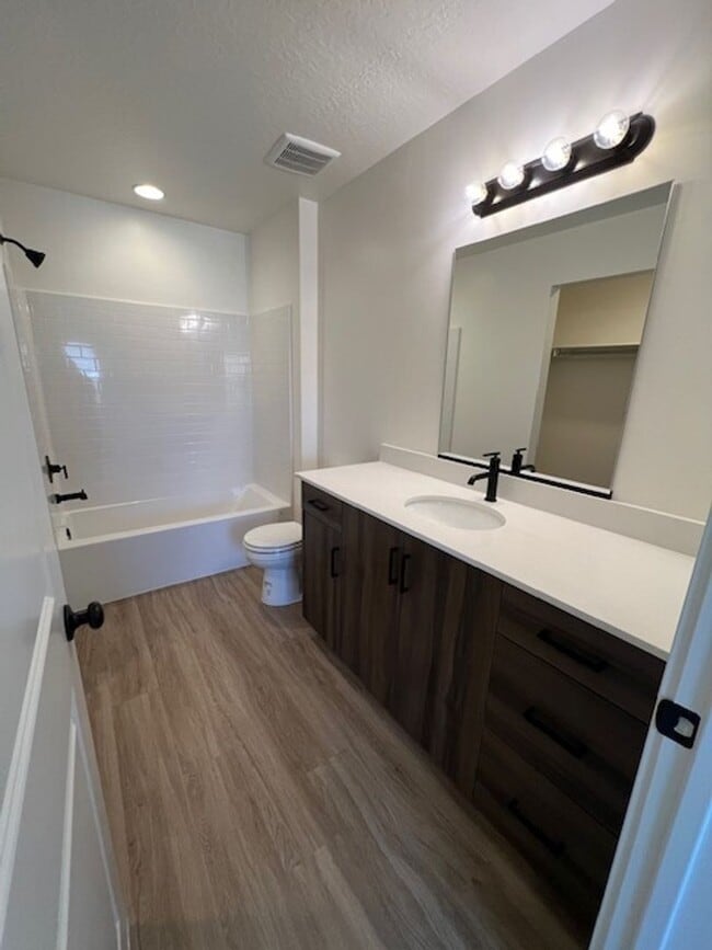 Building Photo - Brand New South Desert Townhome!