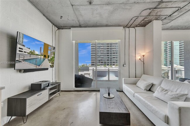 Building Photo - 444 NE 30th St