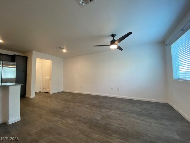 Building Photo - 2624 Blazing Blue Ave