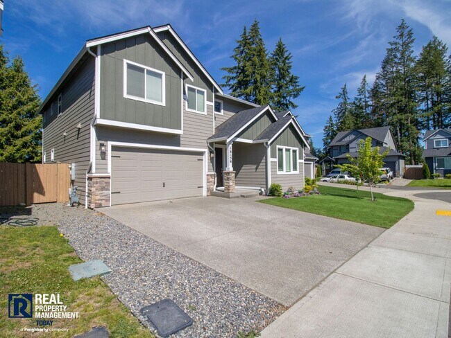 Building Photo - Modern 5-Bedroom Home with Mother-In-Law Suite & Covered Patio!