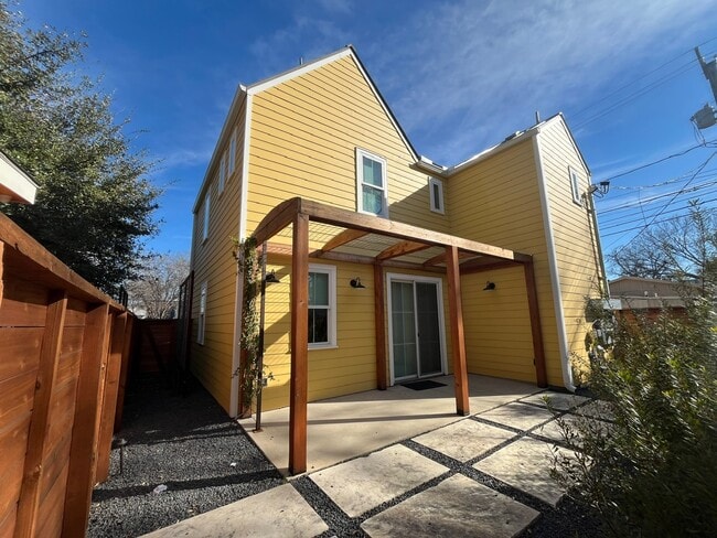 Back Patio and Yard - 1211 E 2nd St