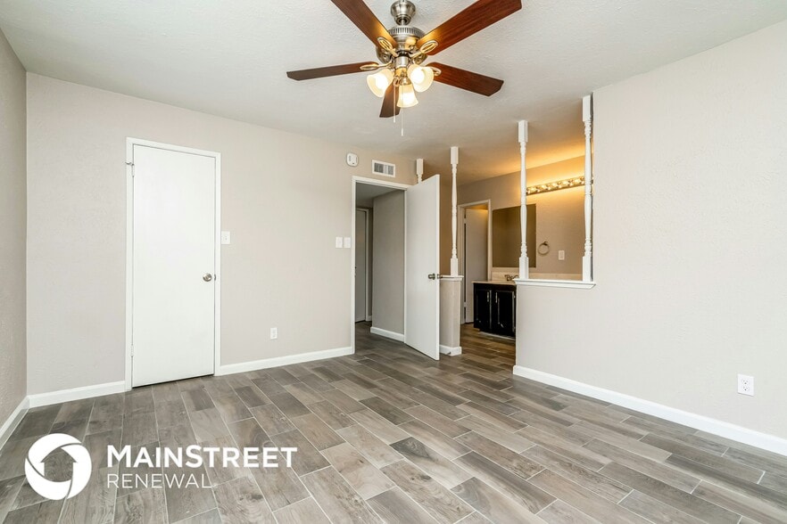 Building Photo - 2101 Chatsworth Rd