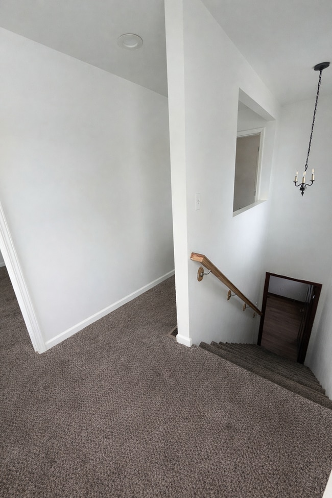 Building Photo - Beautiful 2 Bed 2 Bath Home - Includes Stove & Refrigerator