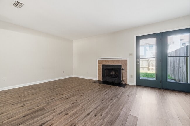 Building Photo - 3914 Wyckoff Dr