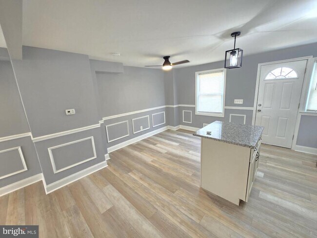 Building Photo - 3736 Elmley Ave