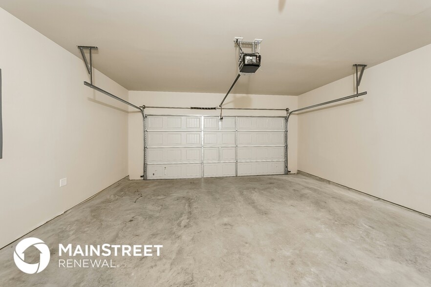 Building Photo - 630 Clover Cir
