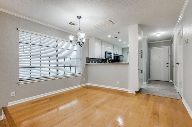 Building Photo - 2 Bedroom/2.5 Bath Edgecliff Subdivision