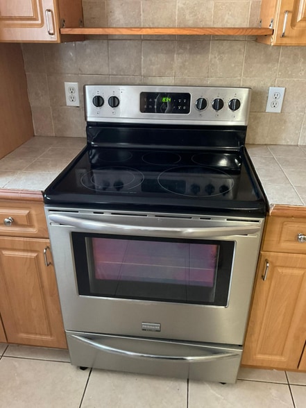 Building Photo - 5448 NW 169th Terrace