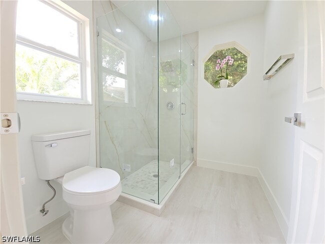 Building Photo - 687 Grove Dr